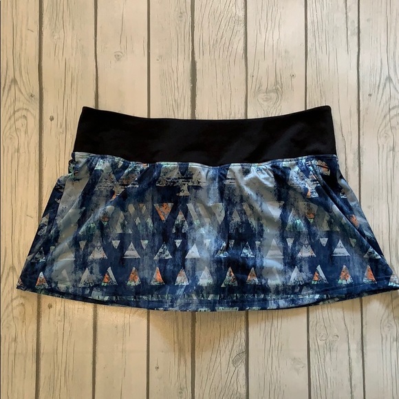 Adidas Skort Size Large - Picture 6 of 9